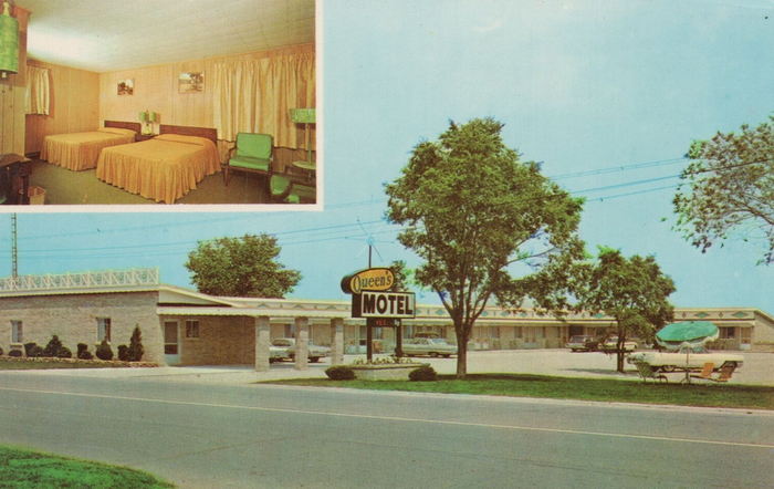 Queens Motel - Old Postcard View (newer photo)